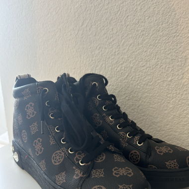 Guess Schuhe