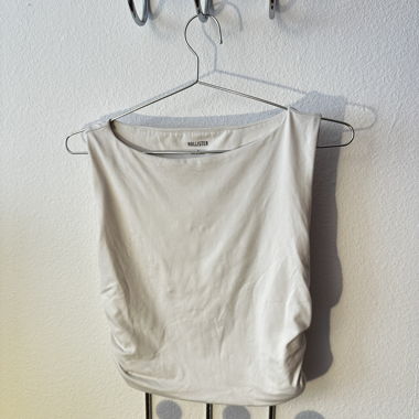 Hollister Top in White