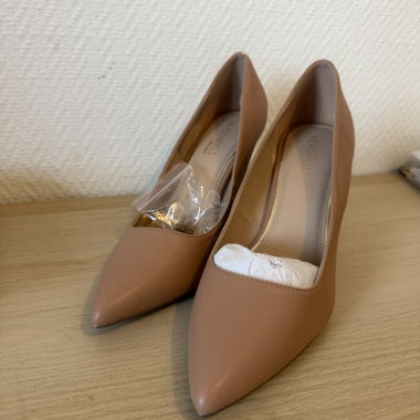 Nude pointed toe high heels