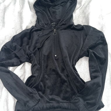 Haut à capuche noir Esmara