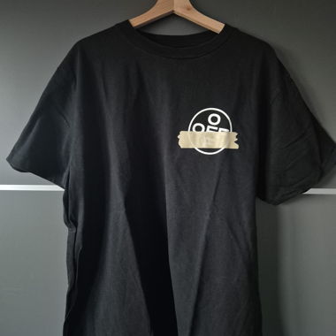 T-shirt nera Off-White con motivo a croce