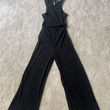 H&M Black Sleeveless Jumpsuit