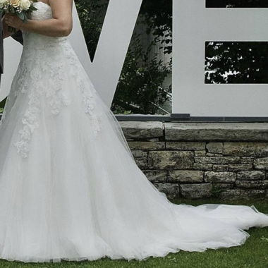 Abito da sposa bianco in pizzo