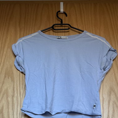 Hellblaues T-Shirt 