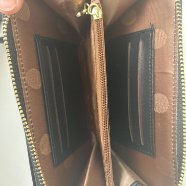 Schwarze Crossbody-Geldbörse