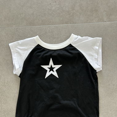 black and white star crop top