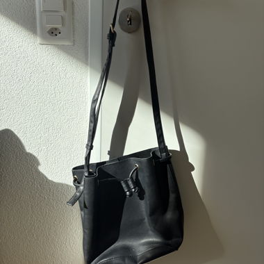 Schwarze Tasche