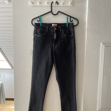 Hight-waist push-up Jeans black denim