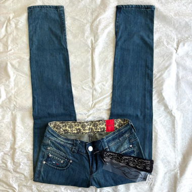 “Petal xx8” flower pattern low-waist denim jeans