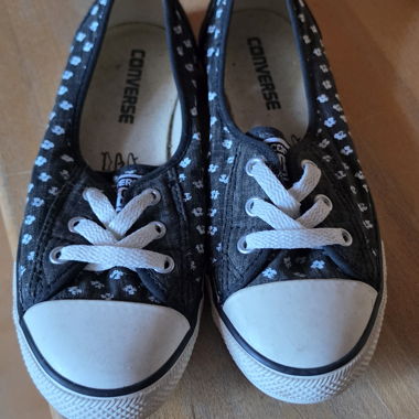Sneaker Converse con motivo floreale