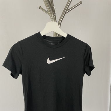 nike t-shirt