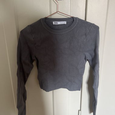 Maglione cropped grigio