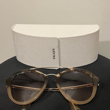 Lunettes de soleil Prada