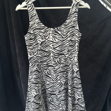 Robe chasuble à motif zébré