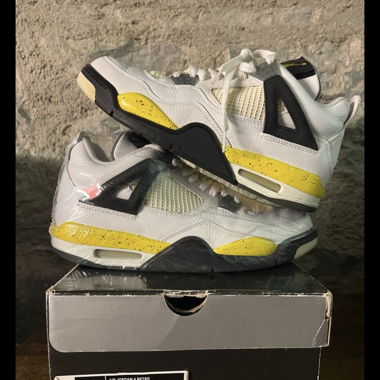 Air Jordan 4 tour yellow