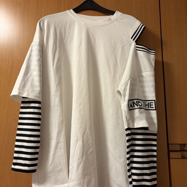 Maglia bianca a maniche lunghe