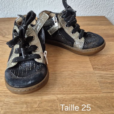 Turnschuhe Kinder Grösse 25 Shoo pom