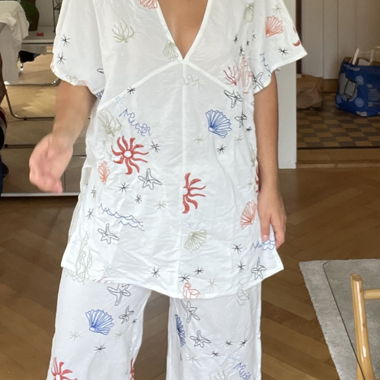 Set top e pantaloni con conchiglie