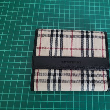 Burberry wallet 