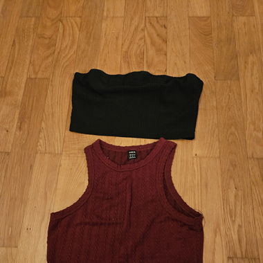 2 verschiedene Crop Tops