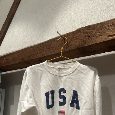 Sweatshirt