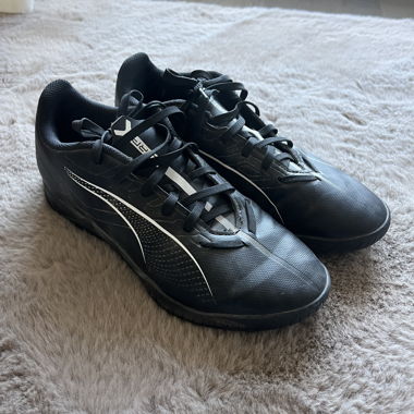 Chaussures de foot Puma noires EU 39