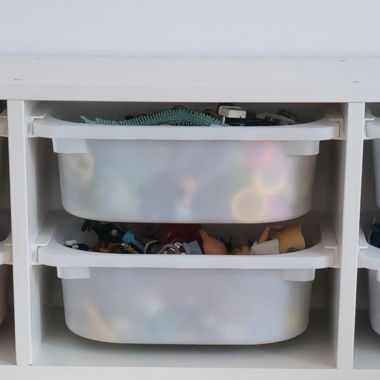 Rangement pour enfants avec boîtes. IKEA