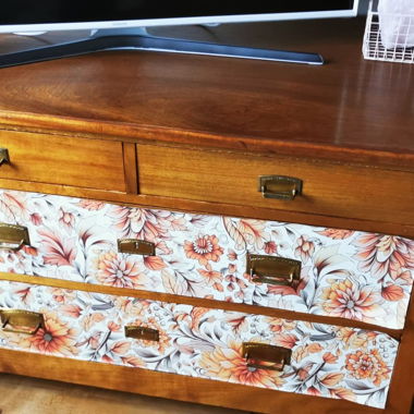 Commode vintage en bois à 4 tiroirs