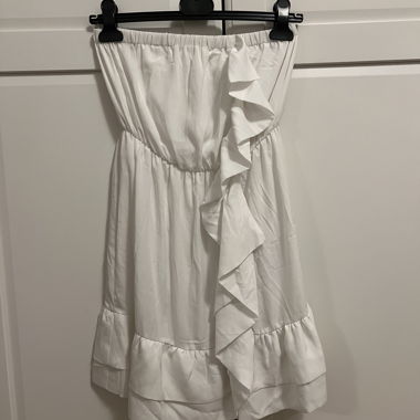 schulterfreies Sommerkleid