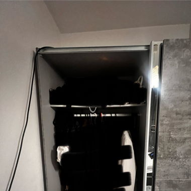 Armoire à porte coulissante 