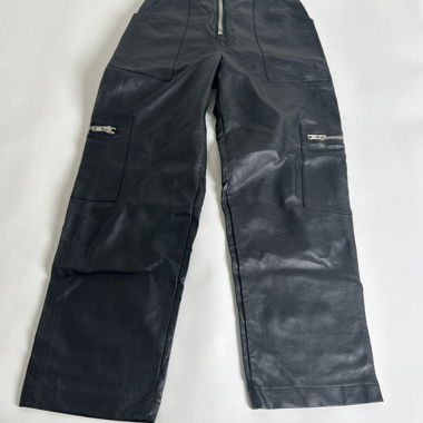 Schwarze Cargo-Jeans aus Kunstleder