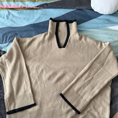 Strickpullover und Hosen Set
