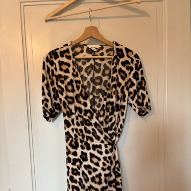 Robe croisée imprimé leopard 