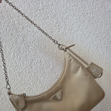 Borsa Prada Re-Edition 2005 in Re-Nylon