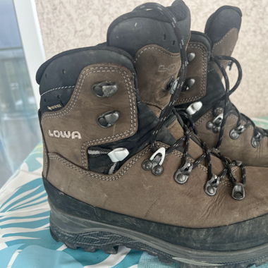 Chaussures de randonnée LOWA, taille 38