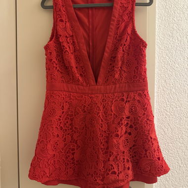 Combinaison courte rouge