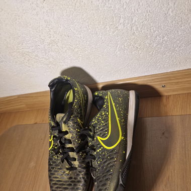 Hallen-Fussballschuhe Nike Magista Grösse 45