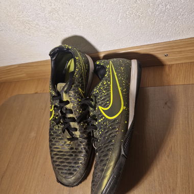 Hallen-Fussballschuhe Nike Magista Grösse 45
