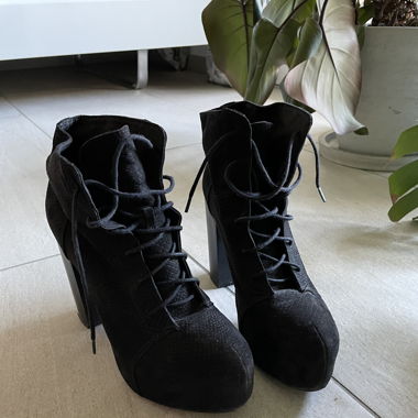 Bottines plate-forme noire en taille 39 H&M
