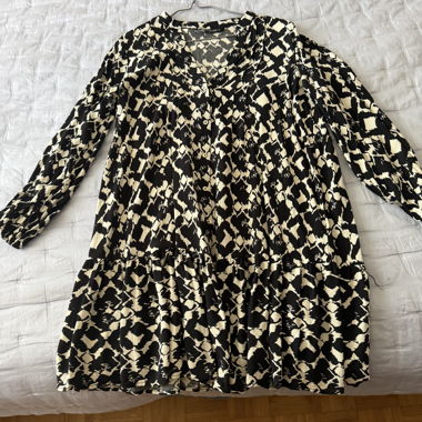 Zara Dress with Abstract Pattern