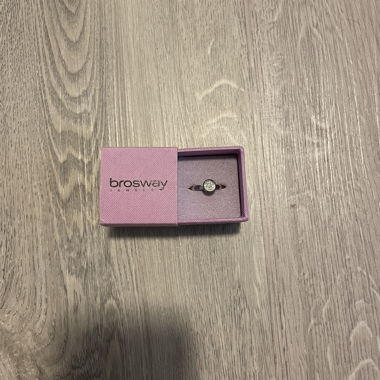 Brosway Ring mit Stein in Geschenkbox