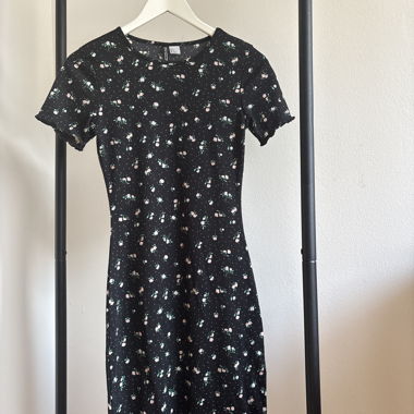 Black Floral Short-Sleeve Dress
