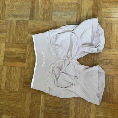 TEVEO-Shorts mit kontrastierender Linie light pink