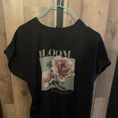 Top with Floral Print