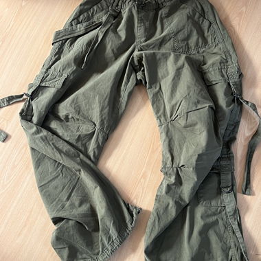 Olive green BDG cargo pants from Urban Outfitters 