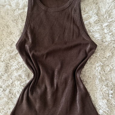Braunes geripptes Tanktop