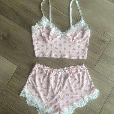 TOP UND SHORTS UNGETRAGEN GRÖSSE S