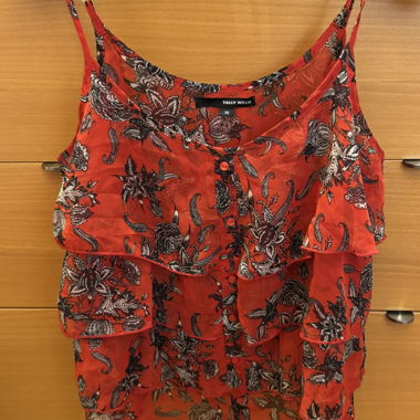 Rotes Chiffon Top mit Blumen Muster