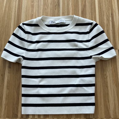 ZARA gestreiftes Strickshirt