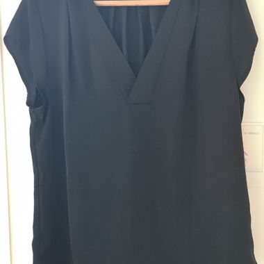 Business Bluse mit V-Ausschnitt